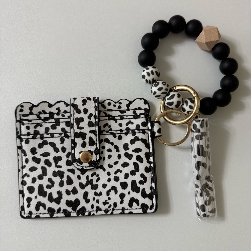 Leopard Print Card Holder and Keychain Bracelet Set
